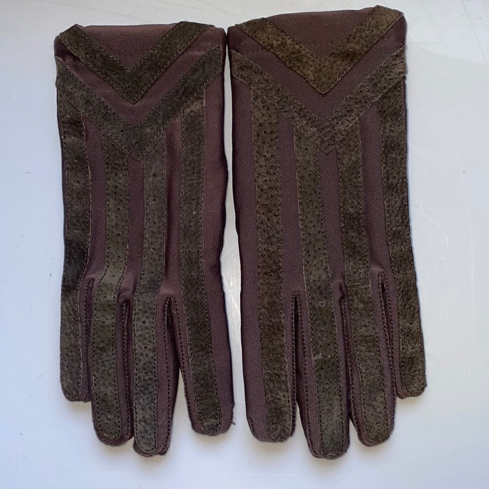 Isotoner brown lined winter gloves - size medium